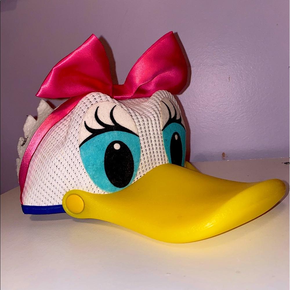 Vintage 90s Disney Daisy Duck Hat that squeaks!